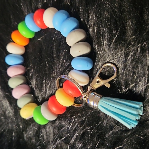 Just in: Handcrafted beaded keychain - Picture 2 of 4